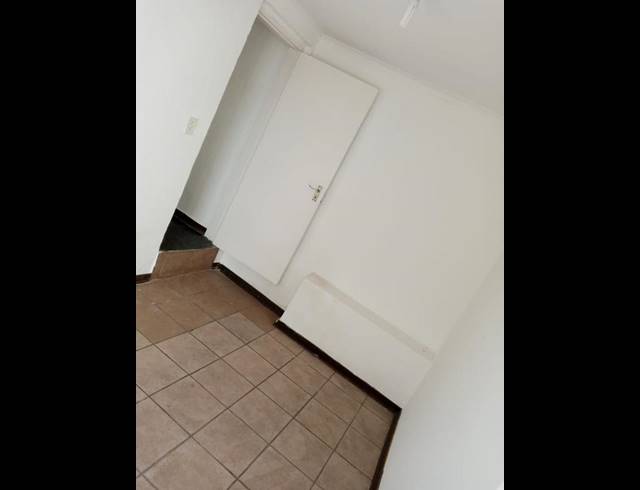 2 BEDROOM PROPERTY TO RENT IN BEZUIDENHOUT VALLEY